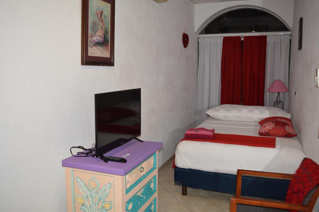 Boutique Basic Hotel Пуерто-Вальярта Екстер'єр фото